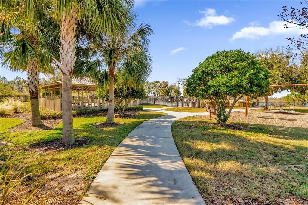 合同活跃: $499,999 (3 贝兹, 2 浴室, 2154 平方英尺)