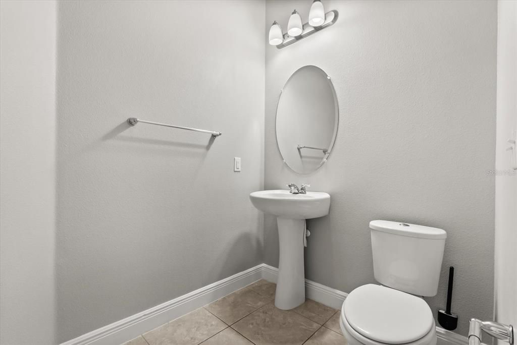 合同活跃: $499,999 (3 贝兹, 2 浴室, 2154 平方英尺)