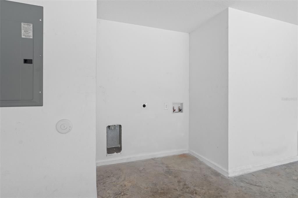 Active With Contract: $299,999 (4 beds, 2 baths, 1714 Square Feet)