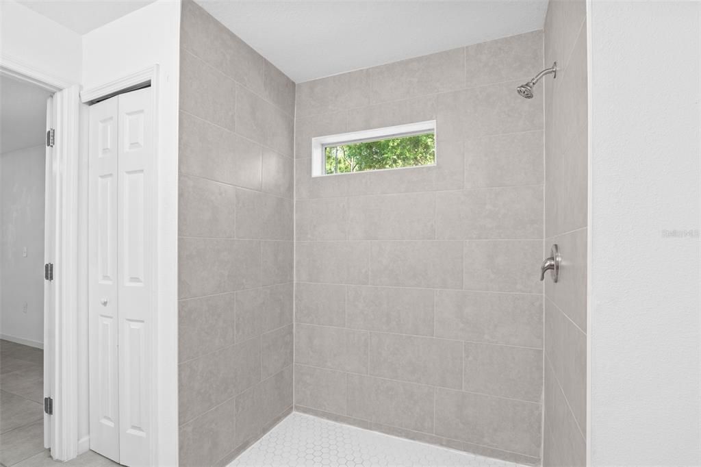 Active With Contract: $299,999 (4 beds, 2 baths, 1714 Square Feet)