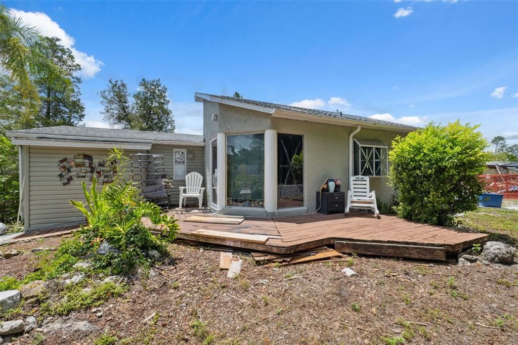 For Sale: $145,000 (3 beds, 2 baths, 960 Square Feet)