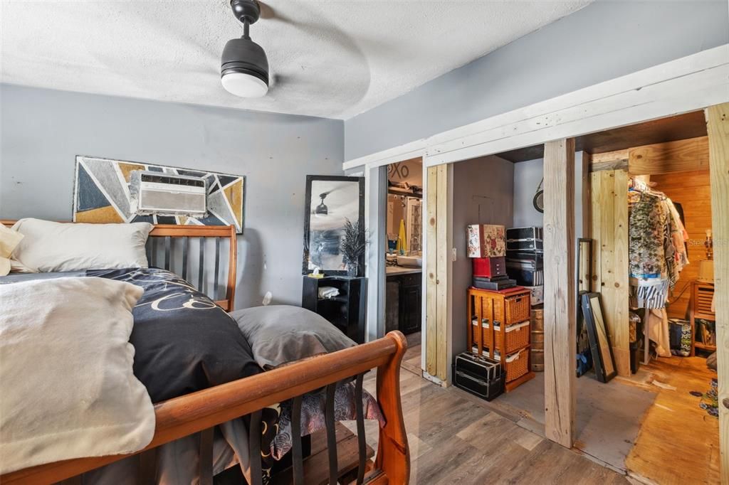 For Sale: $145,000 (3 beds, 2 baths, 960 Square Feet)