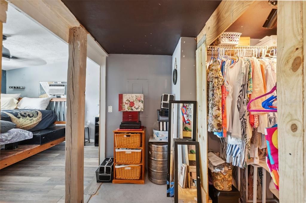 For Sale: $145,000 (3 beds, 2 baths, 960 Square Feet)