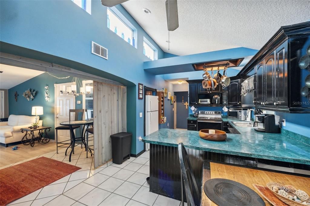 For Sale: $145,000 (3 beds, 2 baths, 960 Square Feet)