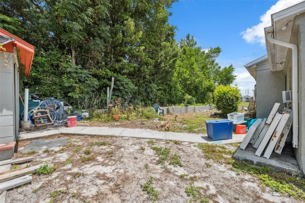 For Sale: $145,000 (3 beds, 2 baths, 960 Square Feet)