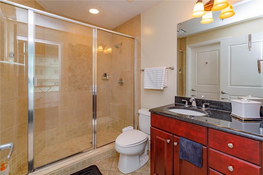 For Sale: $349,900 (2 beds, 2 baths, 1198 Square Feet)