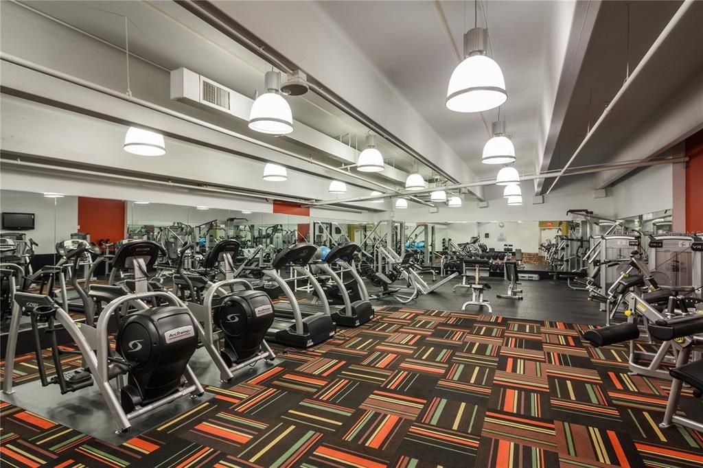 For Sale: $349,900 (2 beds, 2 baths, 1198 Square Feet)