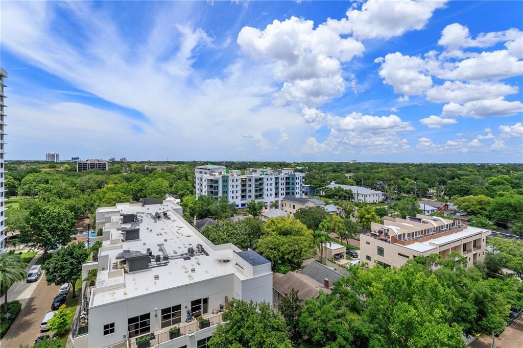 For Sale: $349,900 (2 beds, 2 baths, 1198 Square Feet)