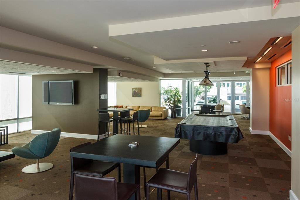 For Sale: $349,900 (2 beds, 2 baths, 1198 Square Feet)