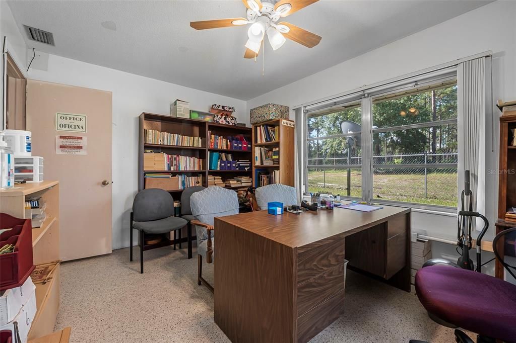 待售: $575,000 (2 贝兹, 1 浴室, 1104 平方英尺)