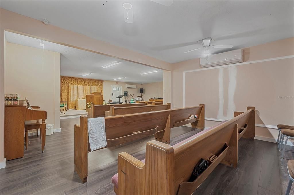 待售: $575,000 (2 贝兹, 1 浴室, 1104 平方英尺)