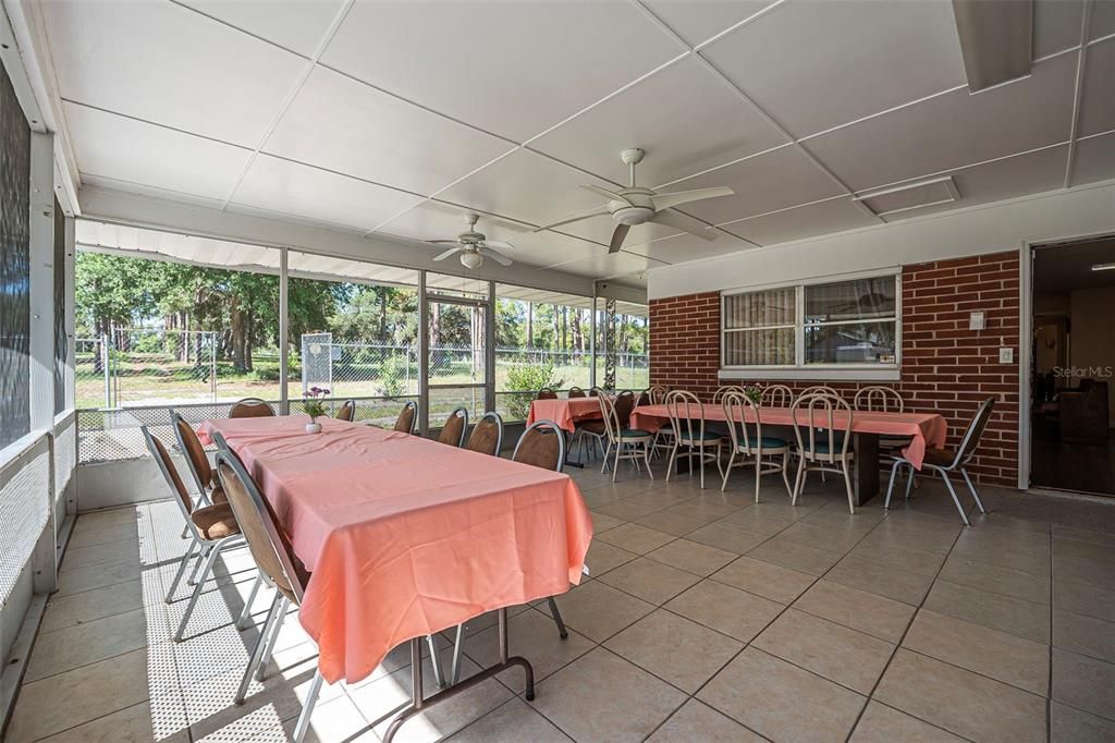 待售: $575,000 (2 贝兹, 1 浴室, 1104 平方英尺)