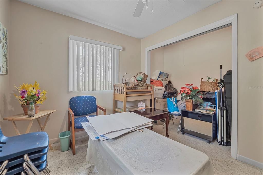 待售: $575,000 (2 贝兹, 1 浴室, 1104 平方英尺)