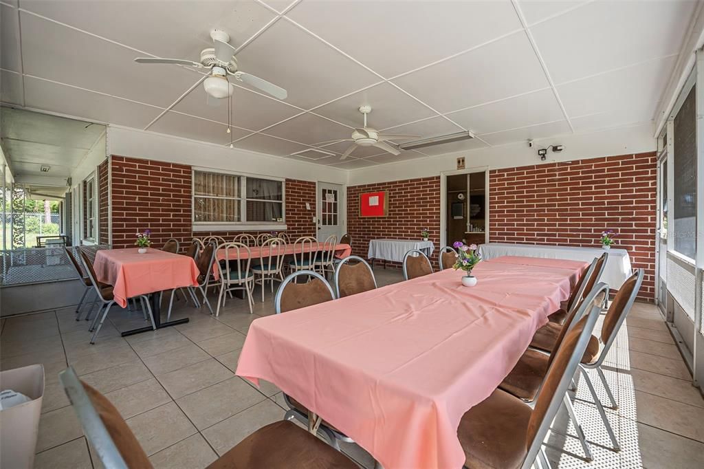 待售: $575,000 (2 贝兹, 1 浴室, 1104 平方英尺)