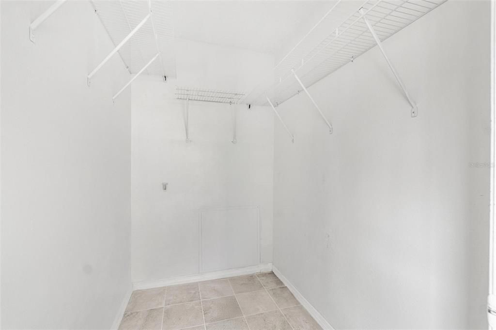 For Sale: $143,000 (2 beds, 1 baths, 1139 Square Feet)