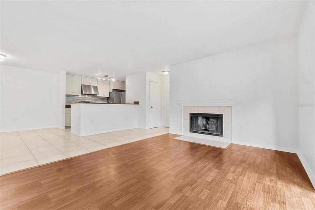 For Sale: $143,000 (2 beds, 1 baths, 1139 Square Feet)