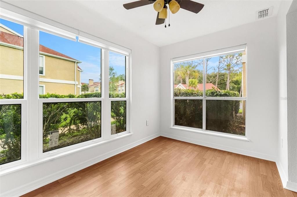 For Sale: $143,000 (2 beds, 1 baths, 1139 Square Feet)