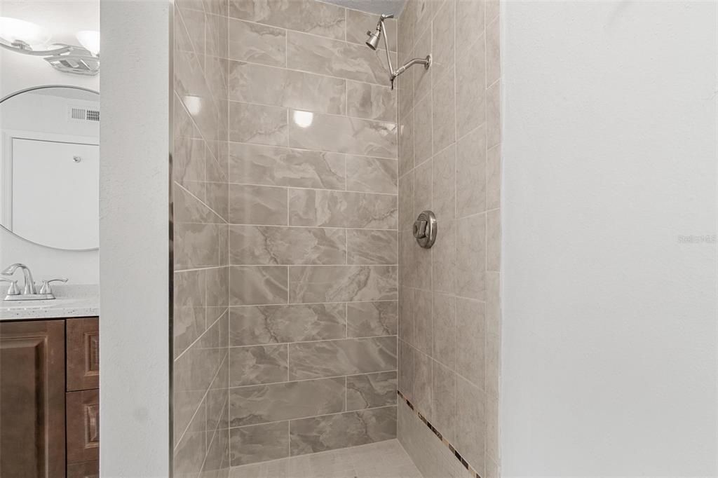 For Sale: $143,000 (2 beds, 1 baths, 1139 Square Feet)