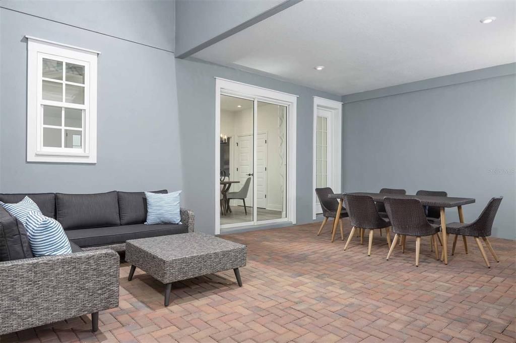 Activo con contrato: $638,990 (3 camas, 2 baños, 1651 Pies cuadrados)