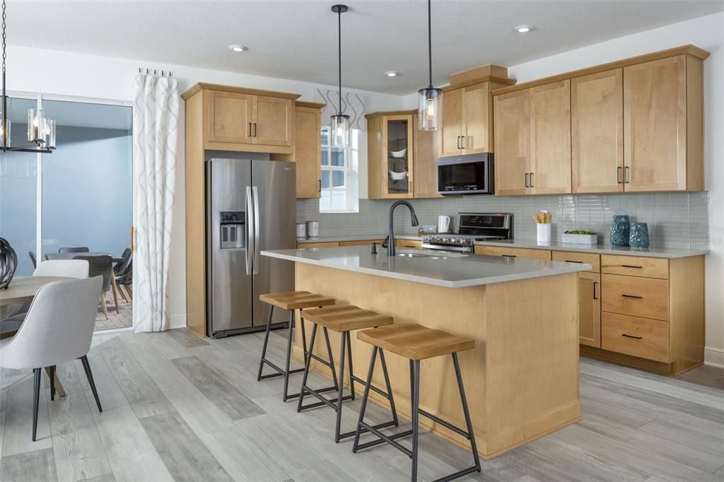 Activo con contrato: $638,990 (3 camas, 2 baños, 1651 Pies cuadrados)