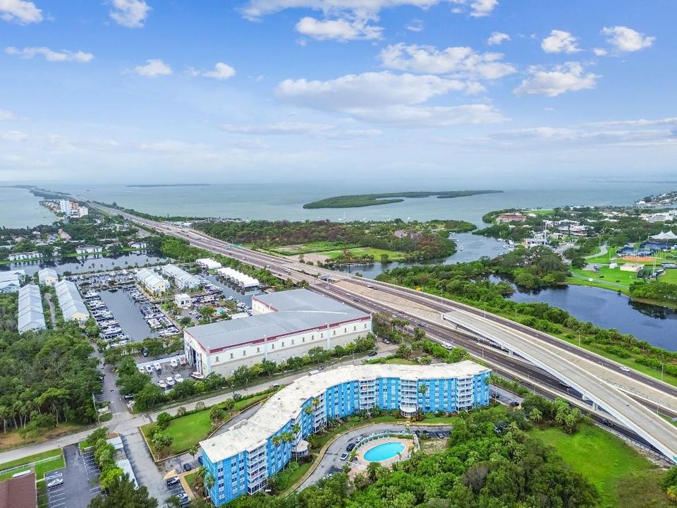 For Sale: $88,000 (1 beds, 1 baths, 708 Square Feet)