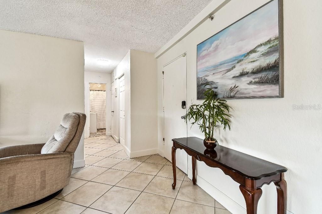 For Sale: $88,000 (1 beds, 1 baths, 708 Square Feet)