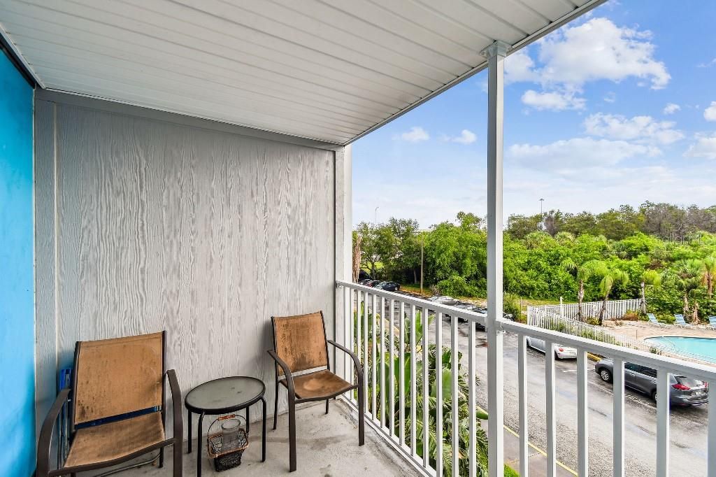 For Sale: $88,000 (1 beds, 1 baths, 708 Square Feet)