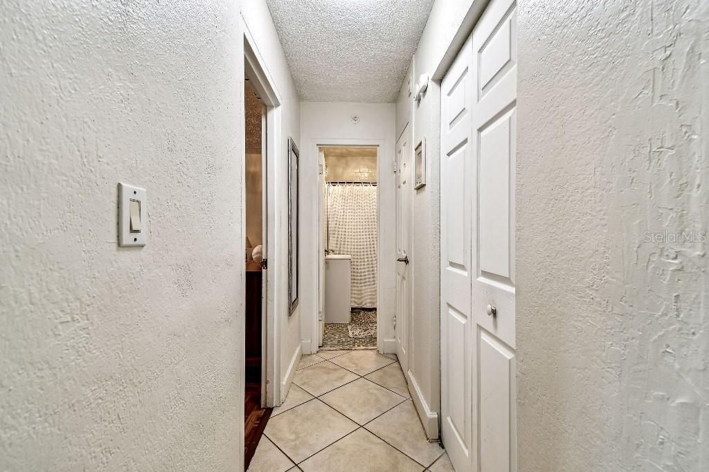 For Sale: $88,000 (1 beds, 1 baths, 708 Square Feet)