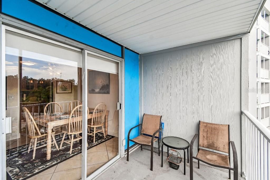 For Sale: $88,000 (1 beds, 1 baths, 708 Square Feet)