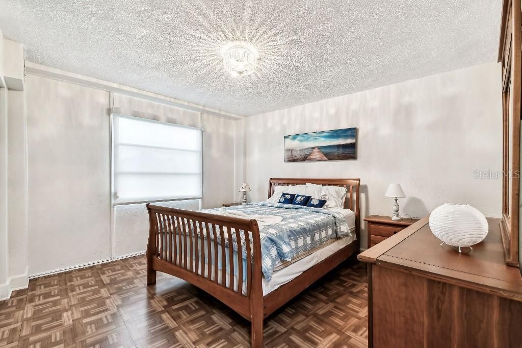 For Sale: $88,000 (1 beds, 1 baths, 708 Square Feet)