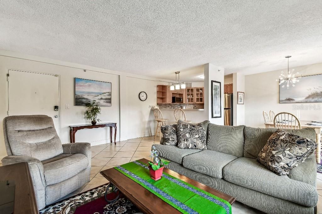 For Sale: $88,000 (1 beds, 1 baths, 708 Square Feet)