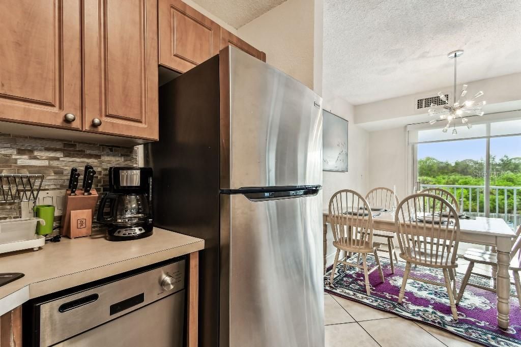 For Sale: $88,000 (1 beds, 1 baths, 708 Square Feet)