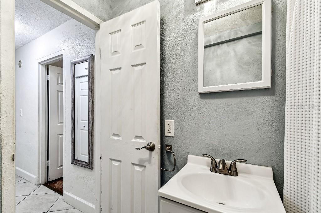 For Sale: $88,000 (1 beds, 1 baths, 708 Square Feet)