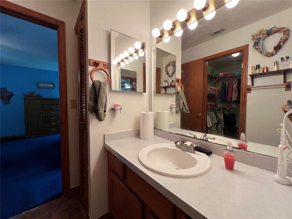 待售: $779,000 (4 贝兹, 3 浴室, 2250 平方英尺)