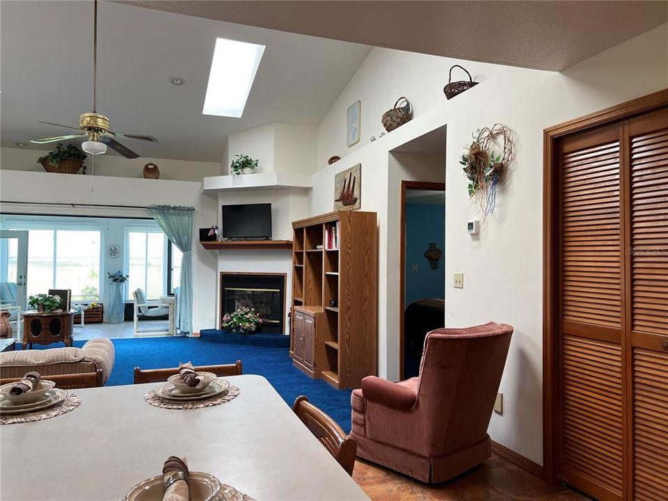 待售: $779,000 (4 贝兹, 3 浴室, 2250 平方英尺)