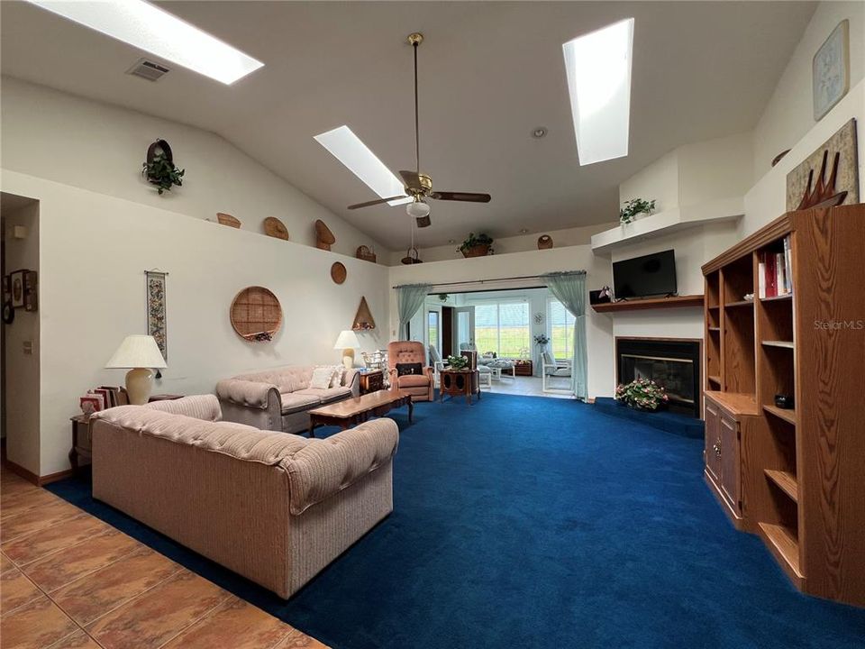 待售: $779,000 (4 贝兹, 3 浴室, 2250 平方英尺)