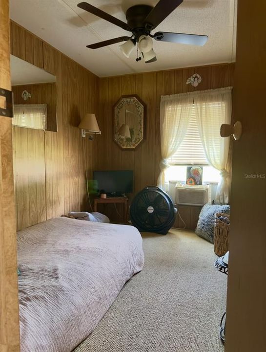 For Sale: $325,000 (3 beds, 2 baths, 924 Square Feet)