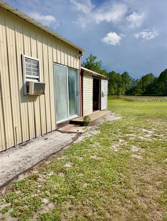 For Sale: $325,000 (3 beds, 2 baths, 924 Square Feet)