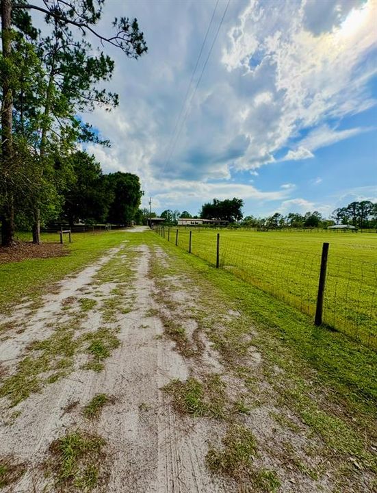 For Sale: $325,000 (3 beds, 2 baths, 924 Square Feet)