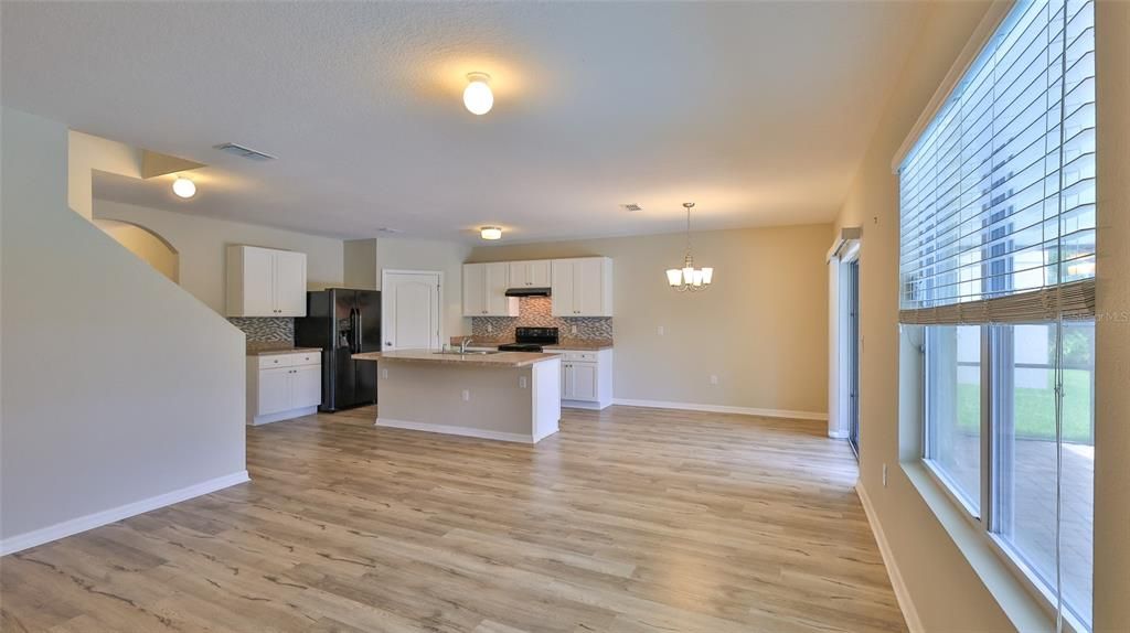 For Rent: $3,900 (5 beds, 3 baths, 3368 Square Feet)