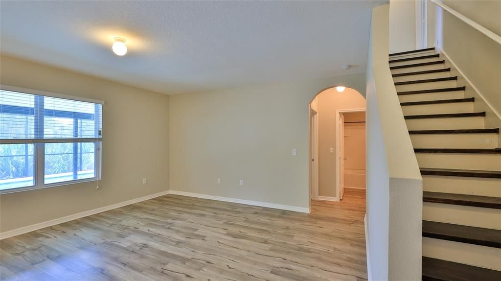 For Rent: $3,900 (5 beds, 3 baths, 3368 Square Feet)