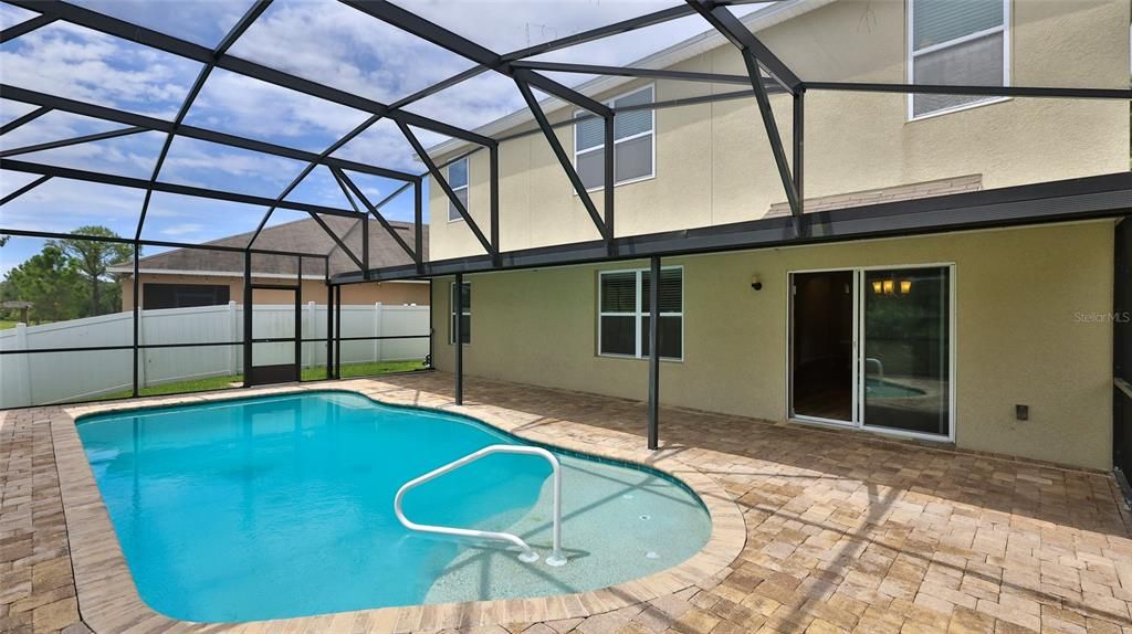 For Rent: $3,900 (5 beds, 3 baths, 3368 Square Feet)