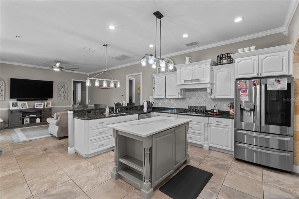 For Sale: $699,000 (4 beds, 3 baths, 3189 Square Feet)