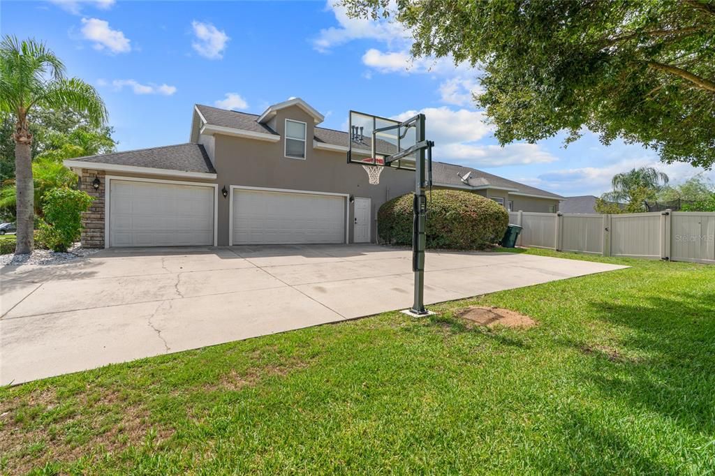 For Sale: $699,000 (4 beds, 3 baths, 3189 Square Feet)