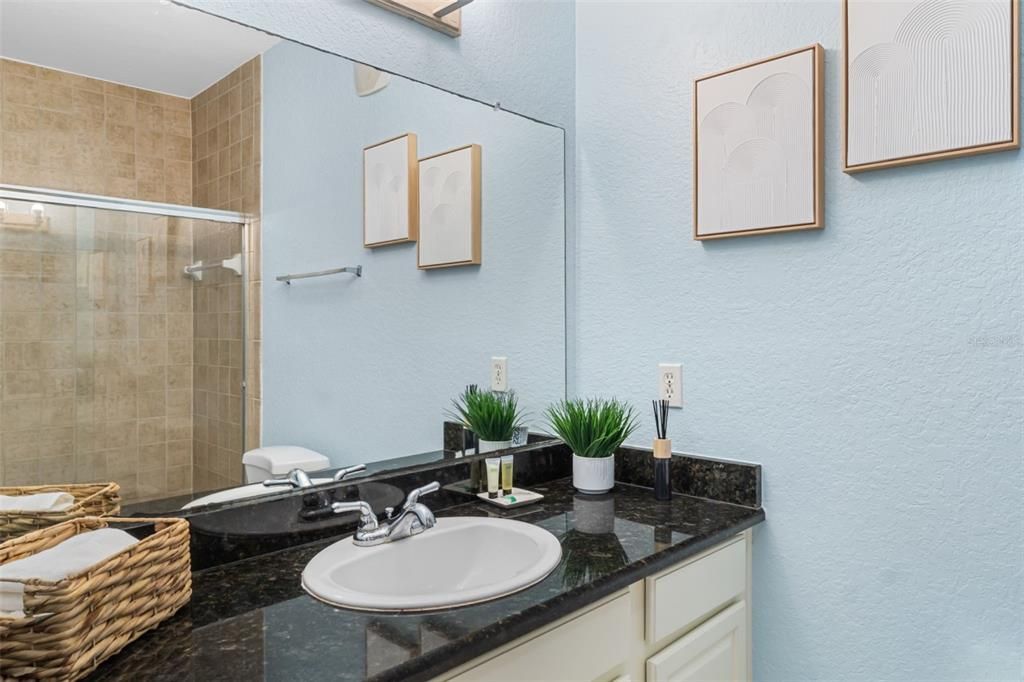 待售: $230,000 (3 贝兹, 2 浴室, 1244 平方英尺)