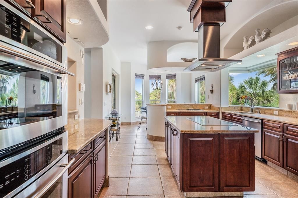 待售: $1,975,000 (4 贝兹, 4 浴室, 5543 平方英尺)