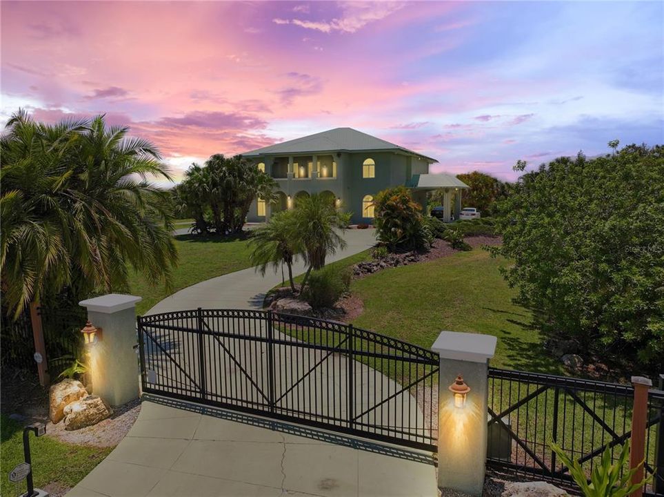 待售: $1,975,000 (4 贝兹, 4 浴室, 5543 平方英尺)