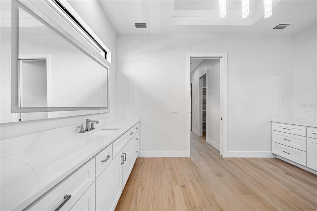 En Venta: $1,695,000 (3 camas, 3 baños, 2598 Pies cuadrados)