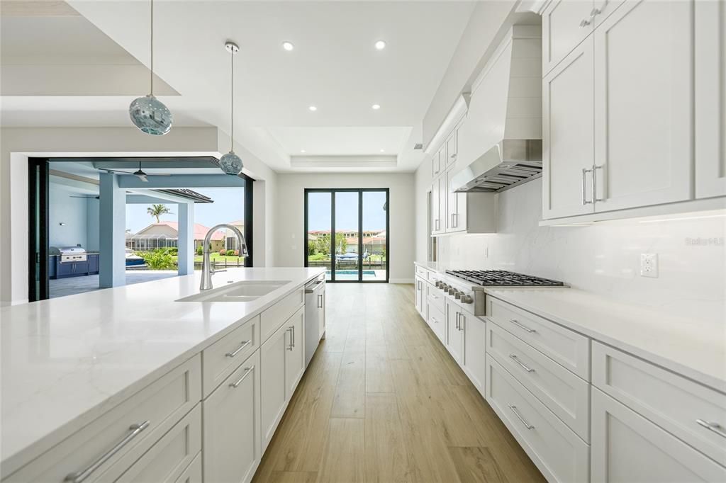 En Venta: $1,695,000 (3 camas, 3 baños, 2598 Pies cuadrados)