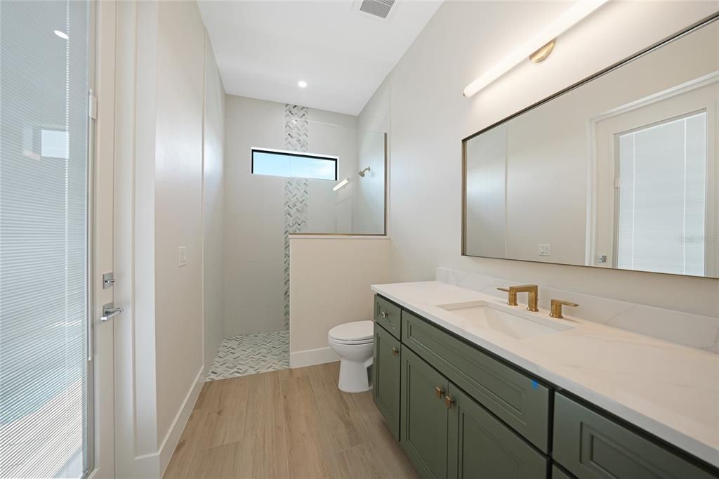 En Venta: $1,695,000 (3 camas, 3 baños, 2598 Pies cuadrados)